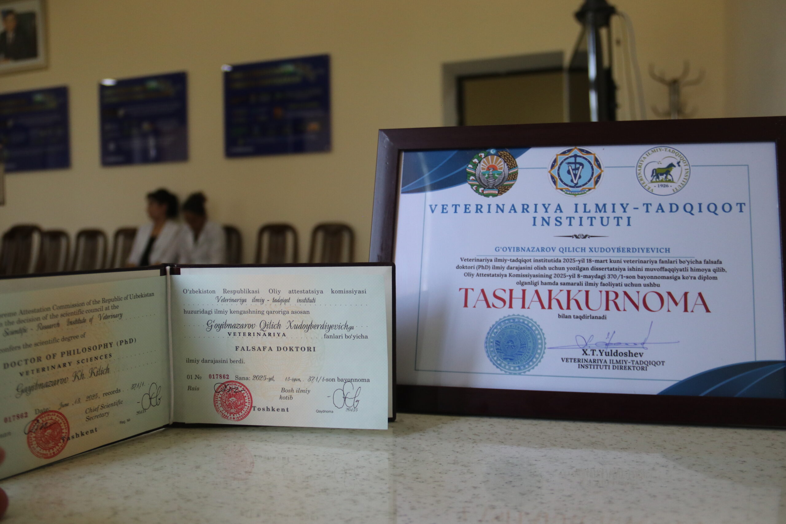 FALSAFA DOKTORI DIPLOMLARI TANTANALI TOPSHIRILDI